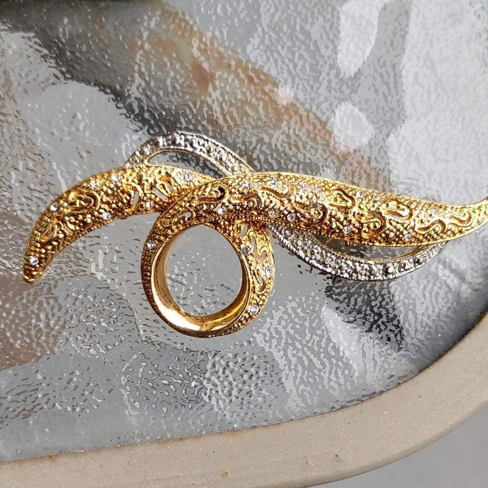 Avon Two Tone Silver and Gold Ribbon  Brooch Signed